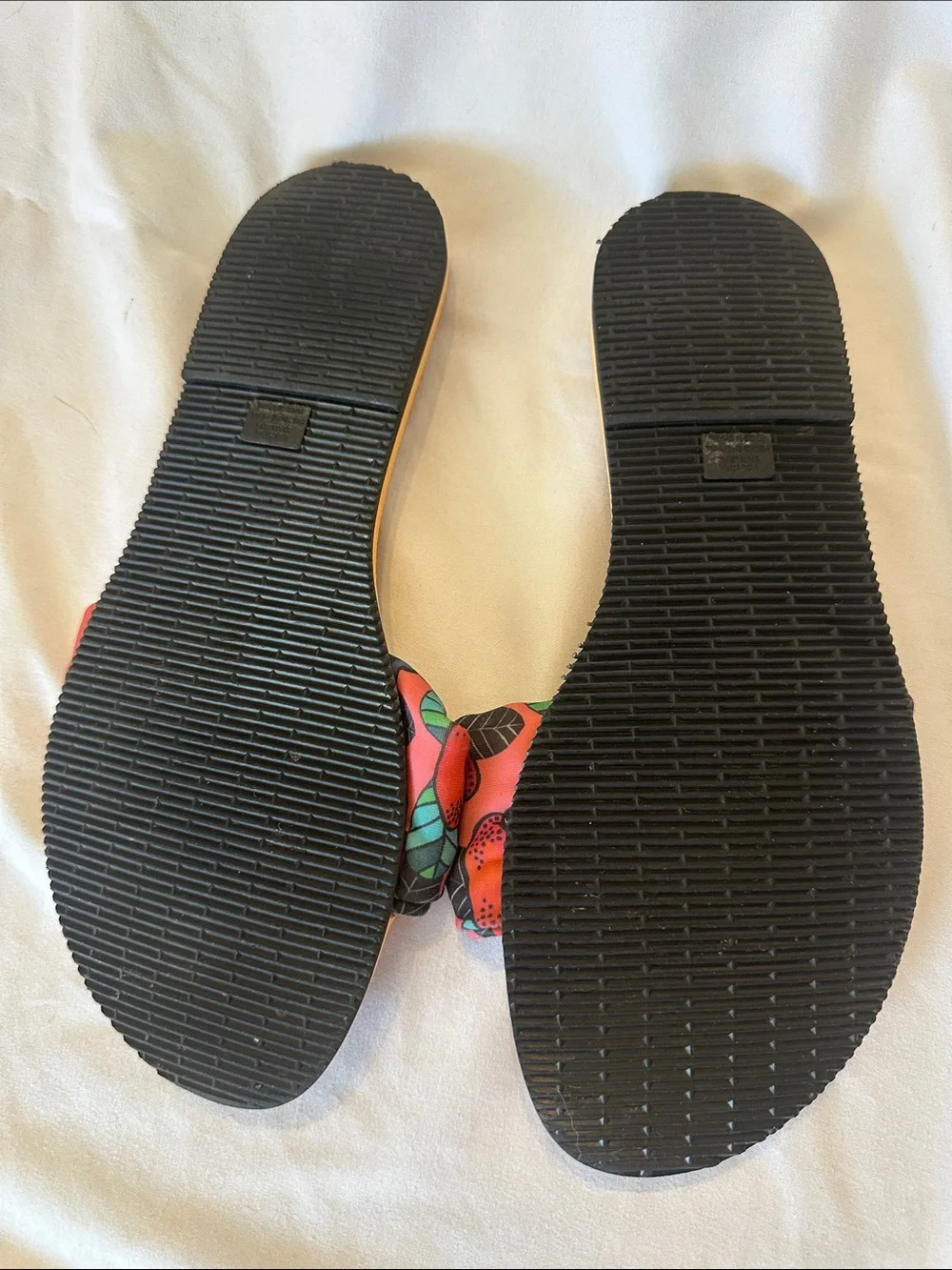 Havaianas Women’s Orange Footbed Floral Bow Sandals